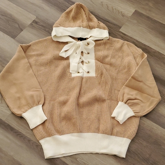 MODA ME COUTURE Tan & White Lace Up Front Hoodie Sweater - Picture 1 of 2
